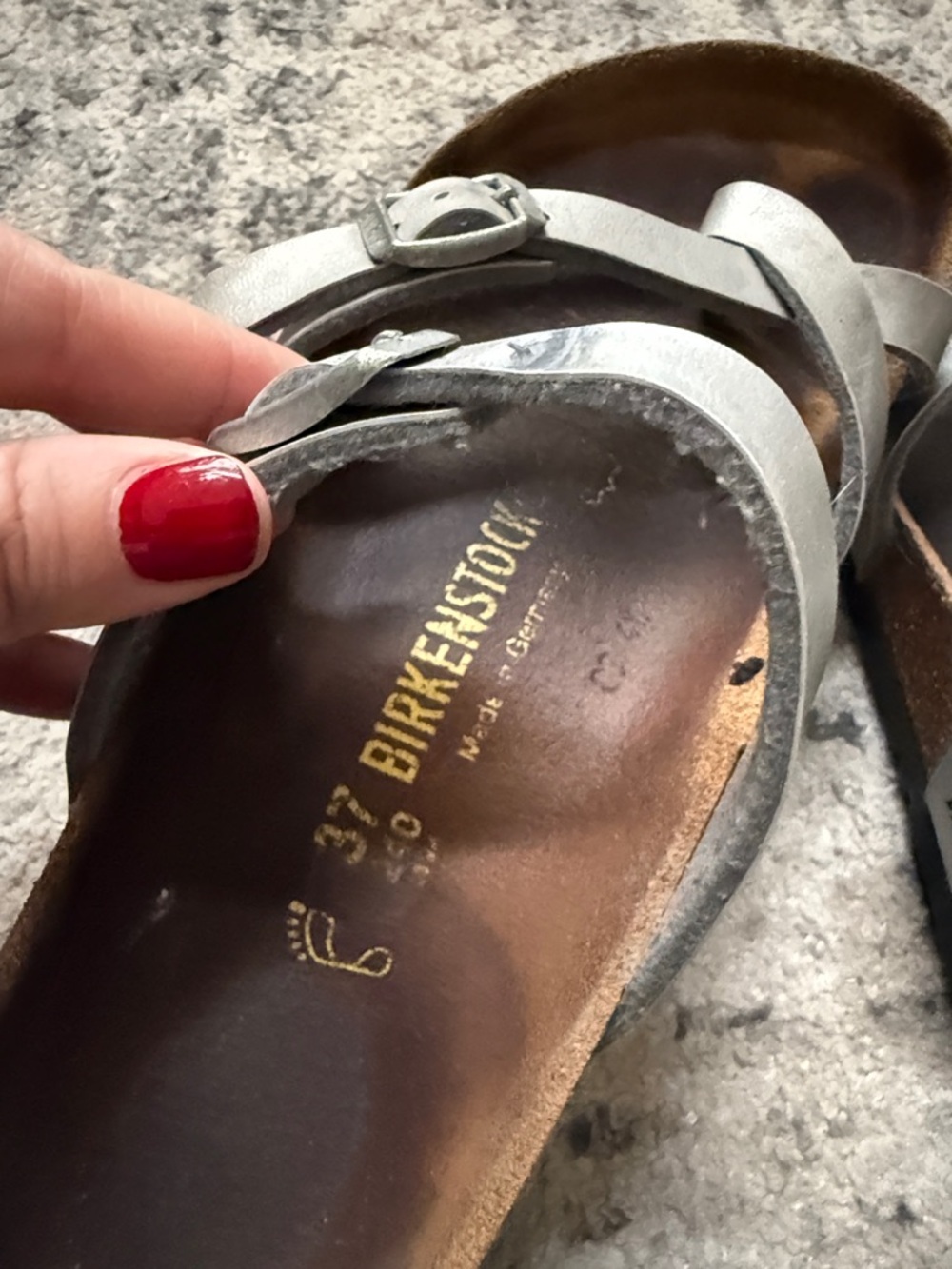 Birkenstock Silver Sandals - Metallic Footbed Slide WOMENS EUR 37 (Size 6/6.5) - Picture 4 of 7